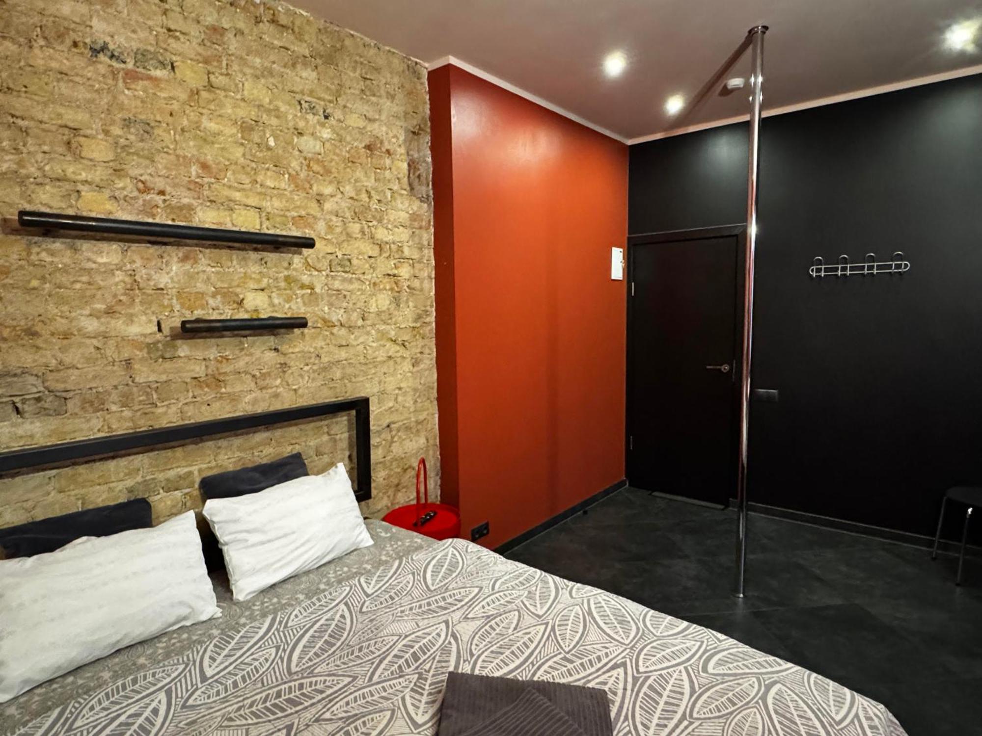 Aparthotel Riga Eksteriør bilde A room at a brothel in Amsterdam
